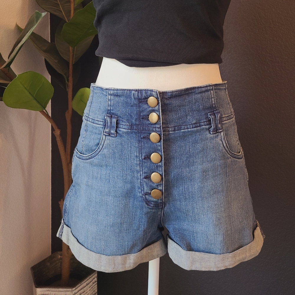 High waisted H&M shorts